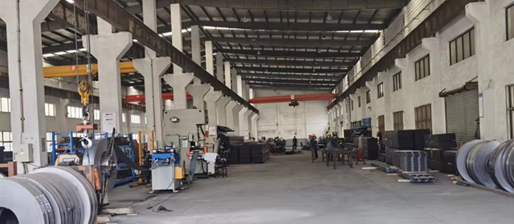Xiamen Spaceplus Logistics Equipment Co., Ltd. linha de produção do fabricante